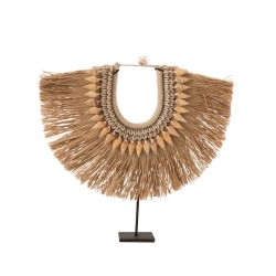 Collier de coquillages sur socle en bois naturel 40x8x36 cm