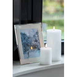 Vela LED de 1 luz en parafina blanca 10x10x23cm.