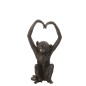 Singe avec bras en coeur en synthétique marron 18x15x33 cm Singe avec bras en coeur en synthétique marron 18x15x33 cm