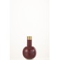 Vase avec col doré en métal bordeaux 11x11x18 cm Vase avec col doré en métal bordeaux 11x11x18 cm