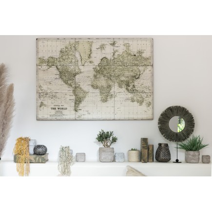 Cuadro de mapa del mundo de metal verde de 127x4x89 cm.