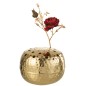 Vase boule avec trous en métal doré 23x23x9 cm Vase boule avec trous en métal doré 23x23x9 cm