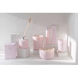 Vela perfumada de interior en vidrio rosa 8x8x11 cm