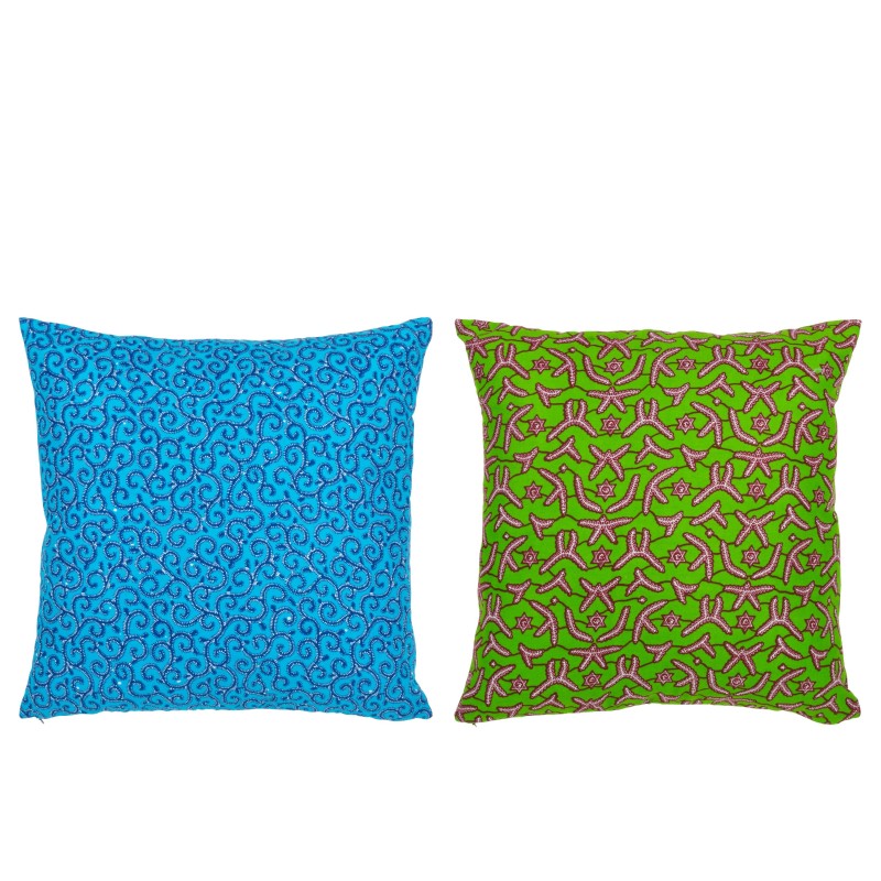 Almofada com motivos em tecido multicolorido 45x45x15 cm Almofada com motivos em tecido multicolorido 45x45x15 cm