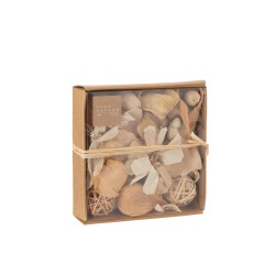 Potpourri de flores y nueces en madera natural 19x19x6 cm