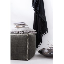Coussin carré style marocain avec floches en velours gris 45x45cm