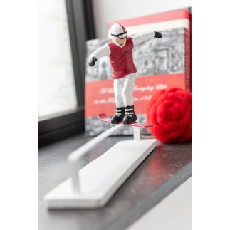 Snowboarder sur obstacle en polyrésine multicouleur 31.5*10*20.5 cm