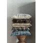 Coussin carré bords effilochés en polyester marron clair 45x45x12cm Coussin carré bords effilochés en polyester marron clair 45x45x12cm