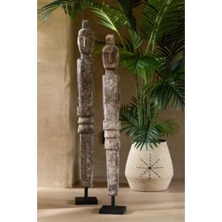Estatua de madera de albasia marrón en 12x12x90 cm
