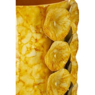 Vaso em forma de concha em metal amarelo 16x15x33