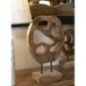 Escultura sobre base de teca marrón 25x10x38 cm - Pieza única