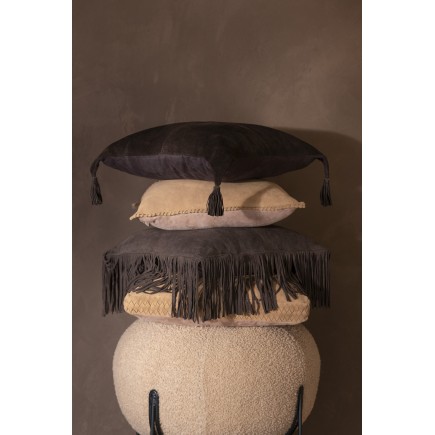 Cuscino con frange in pelle marrone 45x45x8 cm