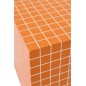Tavolino cubico con motivo a scacchiera in legno arancione 34,8x34,8x35,2 cm Tavolino cubico con motivo a scacchiera in legno arancione 34,8x34,8x35,2 cm