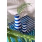 Mesa auxiliar cúbica con diseño de damero en madera azul 34,8 x 34,8 x 35,2 cm