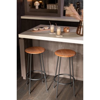 Banco de bar com pés em metal preto e assento em madeira bege 35x35x76 cm