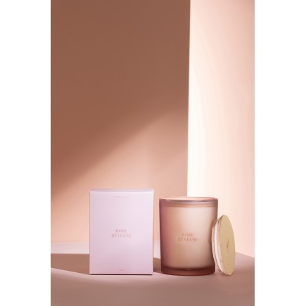 Candela profumata «Rosa sognante» 52h bianca 10.5x10.5x14 cm