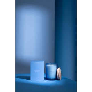 Vela perfumada «Embruns Marins» en tarro azul 8,5 x 8,5 x 12,5 cm