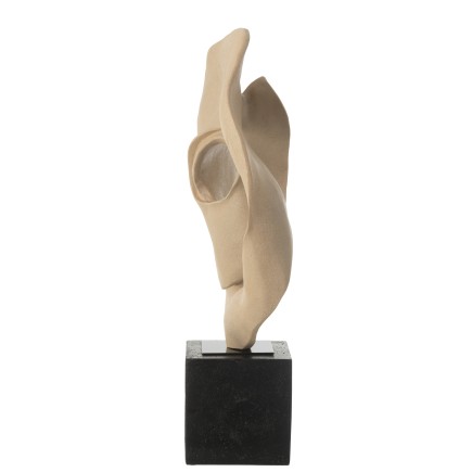 Escultura abstrata sobre pedestal em resina bege, 39 x 15 x 60 cm
