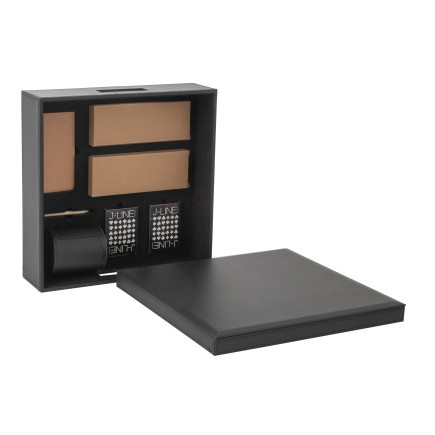 Boite de jeux de cartes et échecs en bois noir 35x35x10 cm