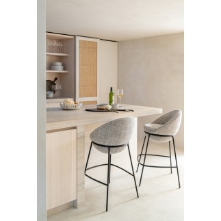 Cadeira de bar em tecido cinzento com base em metal preto, 55 x 54 x 99 cm
