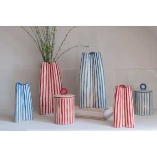 Vase ligne bleue en céramique blanche 44.5x42x55.7 cm