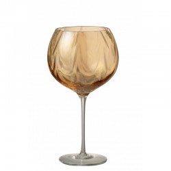 Verre à vin en verre irrégulier ambré H21cm