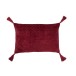 Cojín rectangular con patrones y flechas en algodón rojo oscuro de 60x40cm
