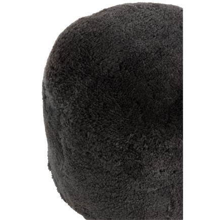 Puf de piel de oveja redondo gris oscuro de 57 cm.