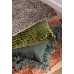 Coussin carré avec bords plumes en polyester kaki 45x45cm