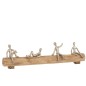 4 figurines aluminium assises sur socle en bois naturel 53x9x15cm